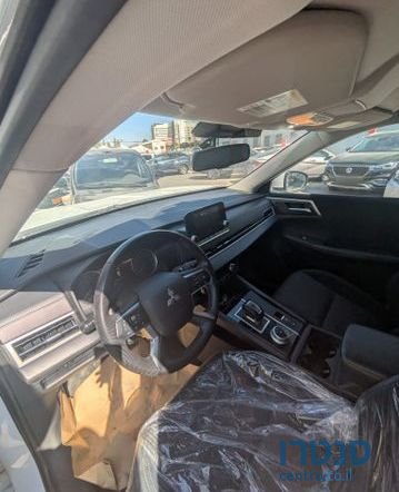 2023' Mitsubishi Outlander מיצובישי אאוטלנדר photo #2