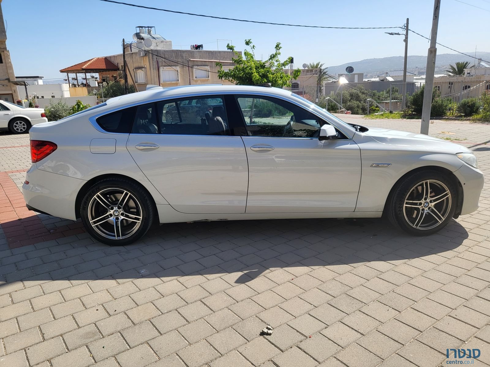 2012' BMW 5 Series ב.מ.וו סדרה 5 photo #2