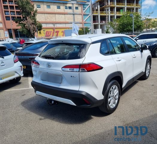 2024' Toyota Corolla Cross טויוטה קורולה קרוס photo #3