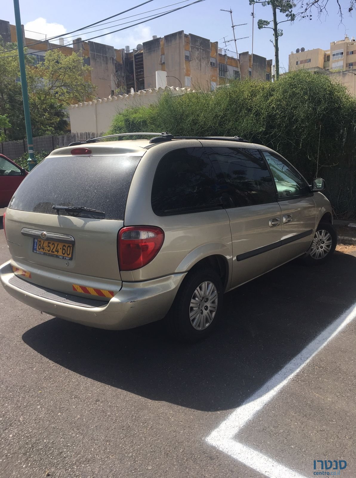 2006' Chrysler Town & Country photo #1