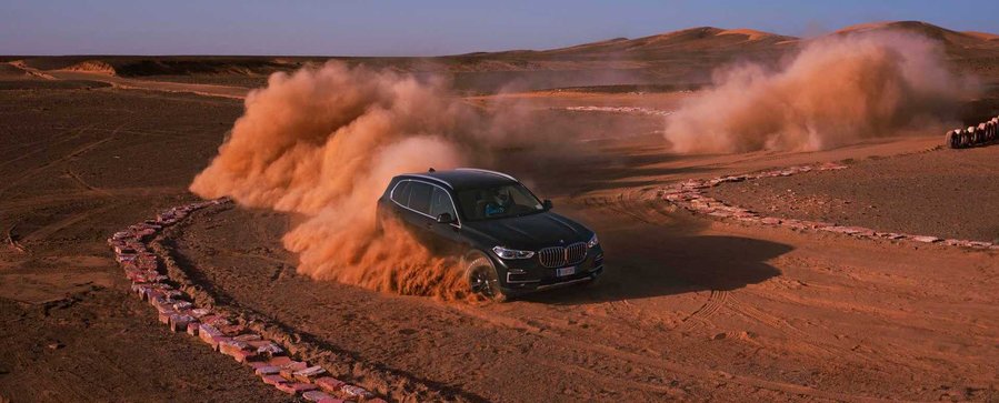 BMW Builds 'Monza Sahara' In Desert So X5 Can Play In Sandbox
