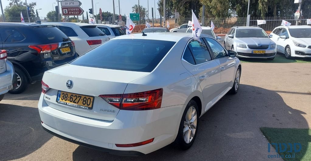 2017' Skoda Superb סקודה סופרב photo #3