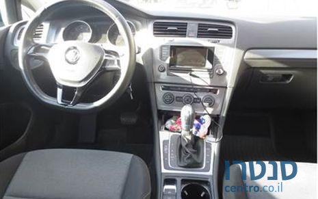 2013' Volkswagen Golf photo #4