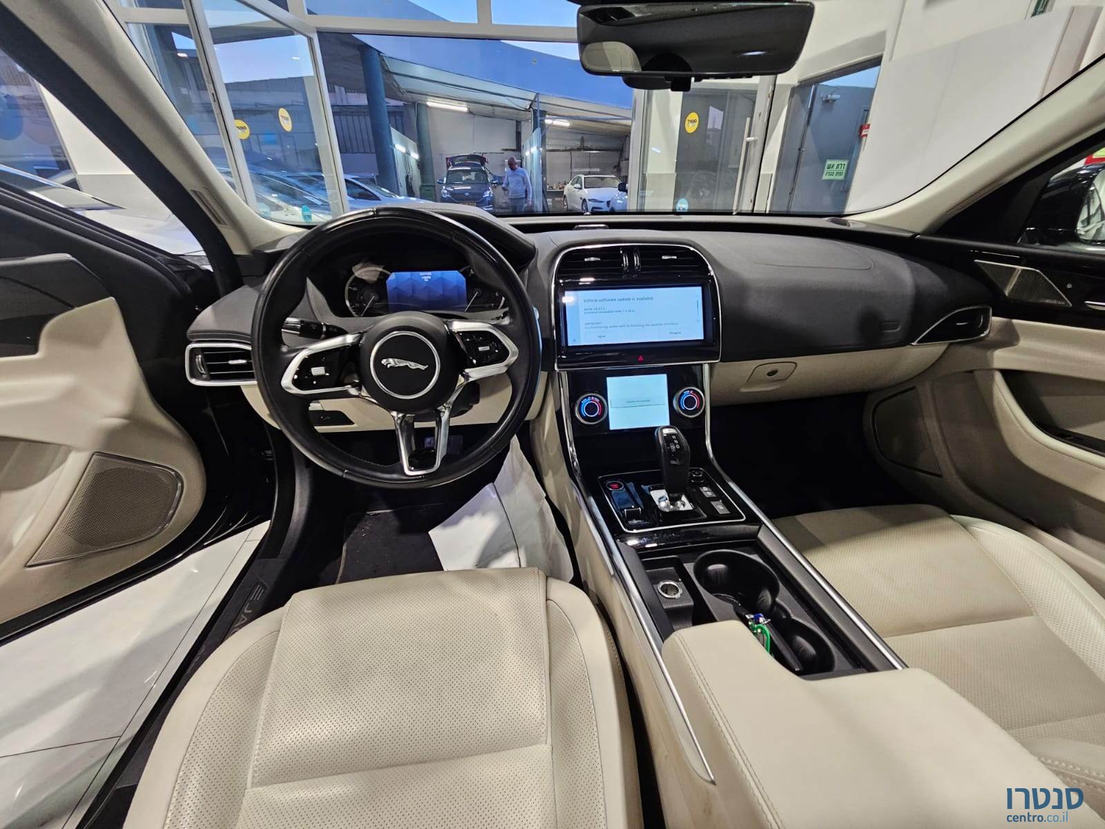 2021' Jaguar XE photo #5