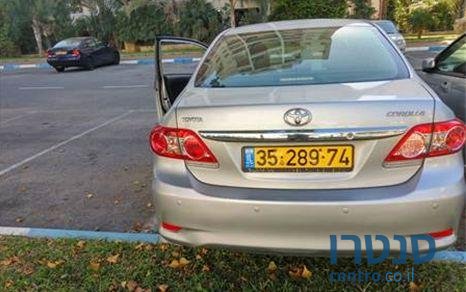 2011' Toyota Corolla photo #2