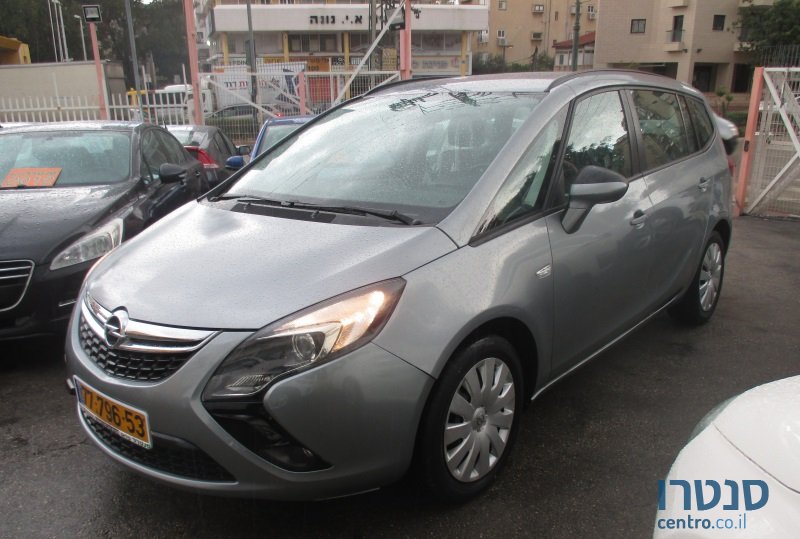 2013' Opel Zafira photo #1