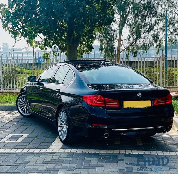 2019' BMW 5 Series ב.מ.וו סדרה 5 photo #3