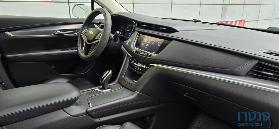 2017' Cadillac XT5 photo #7