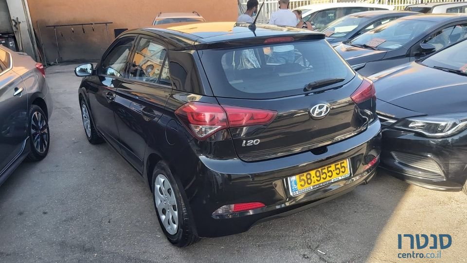 2017' Hyundai i20 photo #2