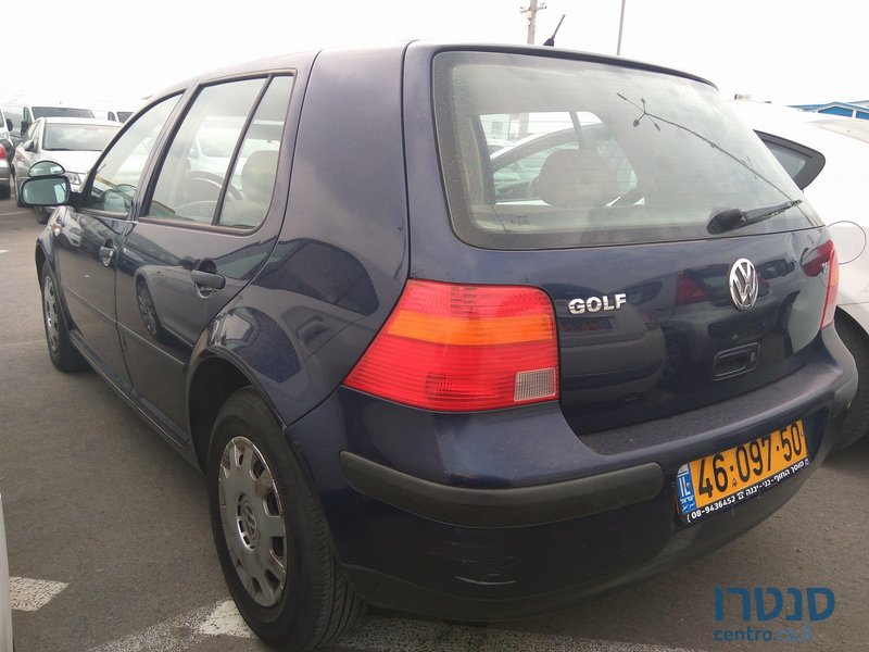 2003' Volkswagen Golf photo #2