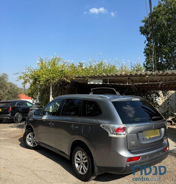 2015' Mitsubishi Outlander מיצובישי אאוטלנדר photo #2