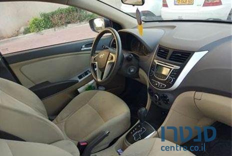 2012' Hyundai i25 יונדאי photo #2