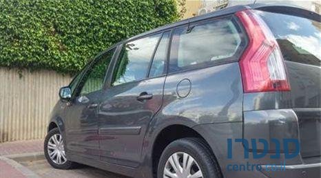 2013' Citroen C4 Picasso 1600 photo #1