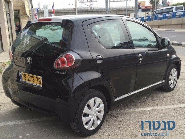 2012' Toyota Aygo photo #2