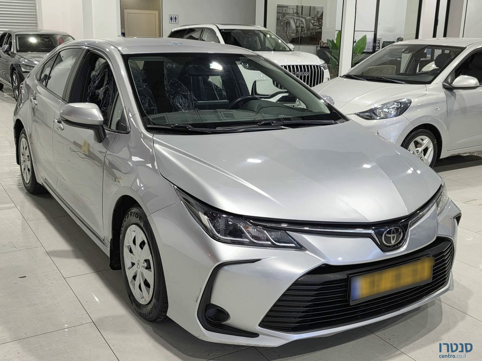 2023' Toyota Corolla photo #2