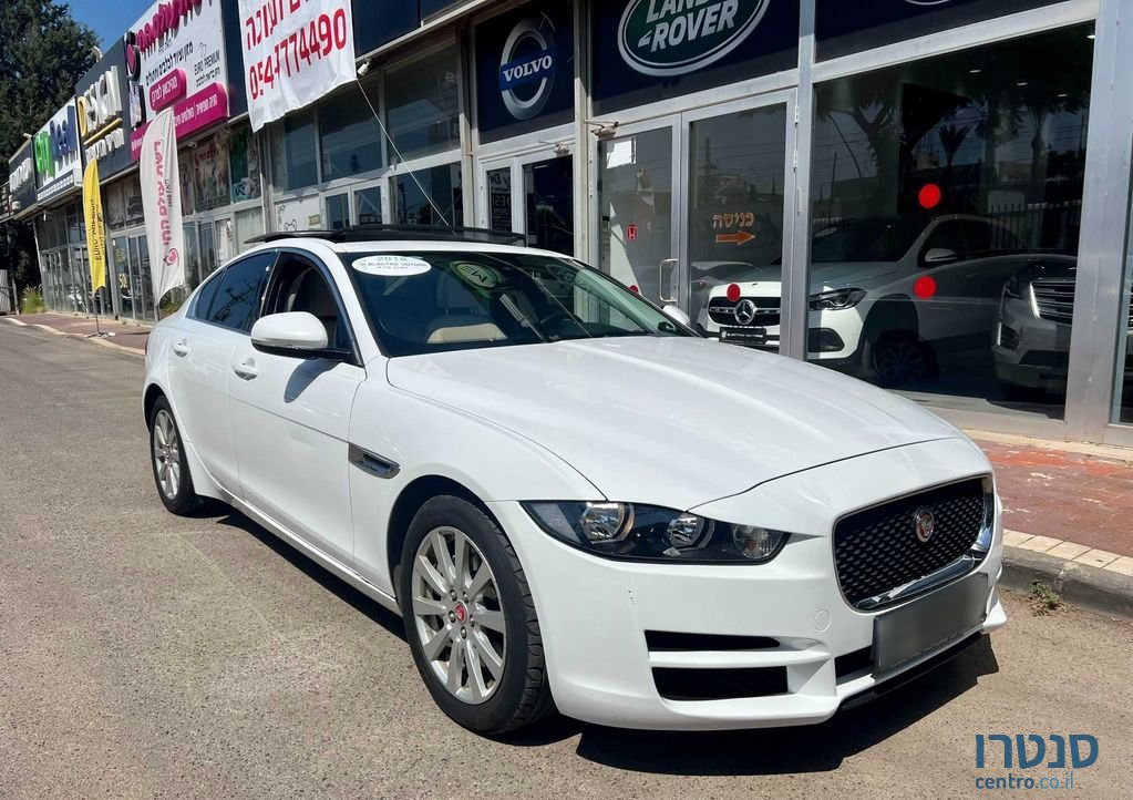 2018' Jaguar XE יגואר photo #3