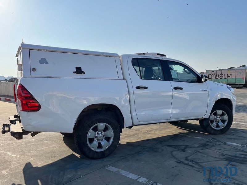 2017' Toyota Hilux טויוטה היילקס photo #4