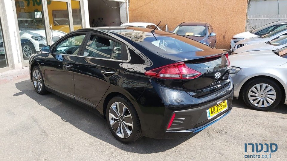 2018' Hyundai Ioniq photo #2