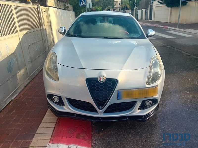 2014' Alfa Romeo Giulietta אלפא רומיאו ג'ולייטה photo #1