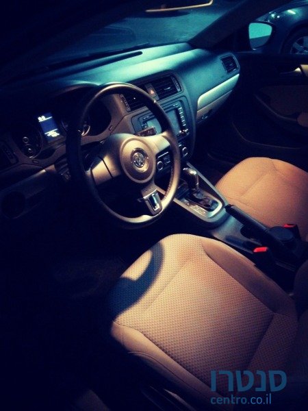 2013' Volkswagen Jetta photo #4