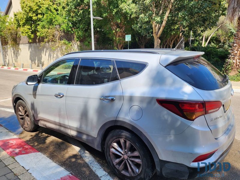 2017' Hyundai Santa Fe יונדאי סנטה פה photo #2