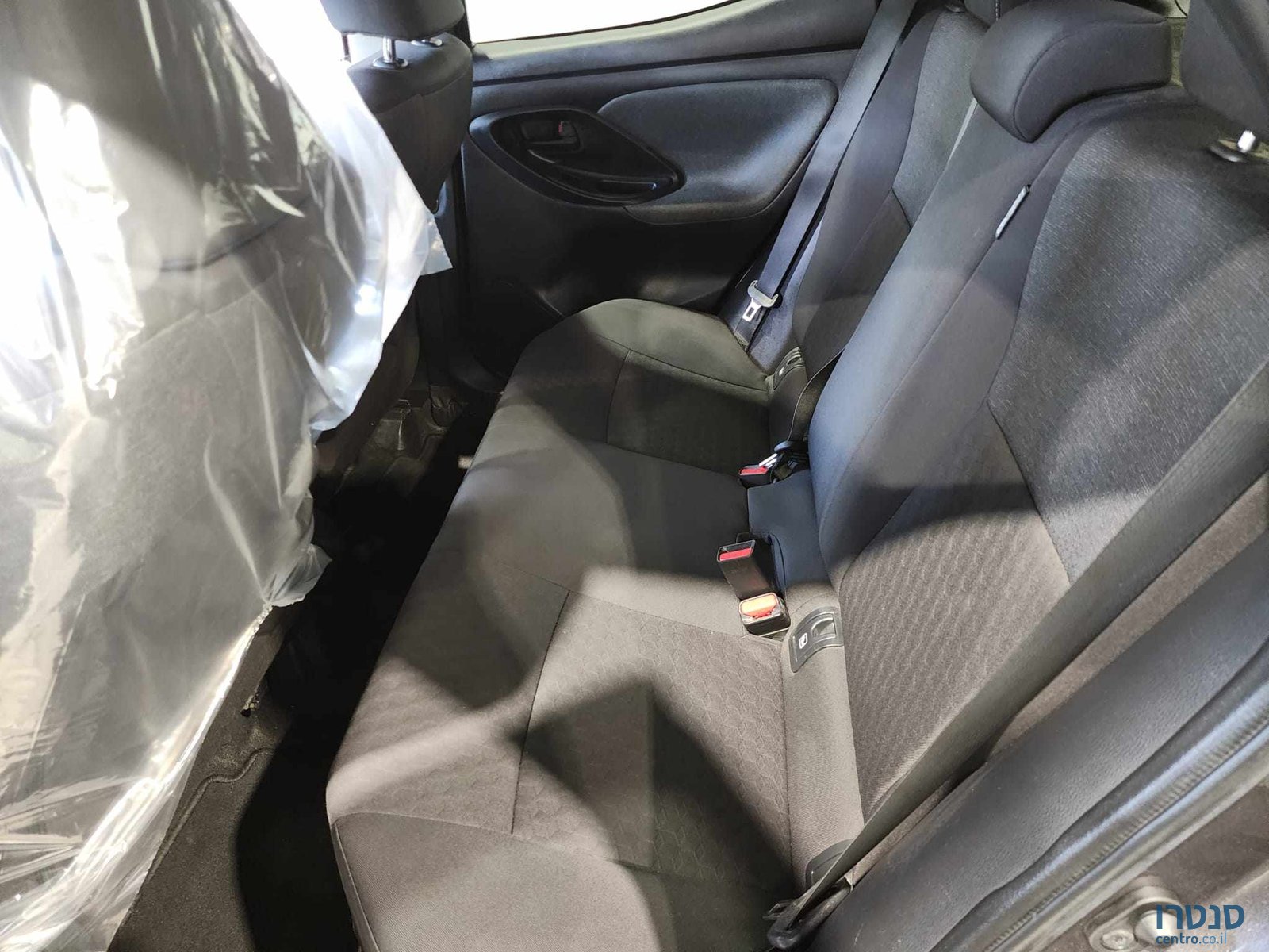 2021' Toyota Yaris ACTIVE photo #6