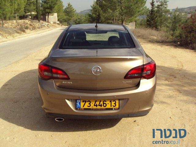 2015' Opel Astra photo #3