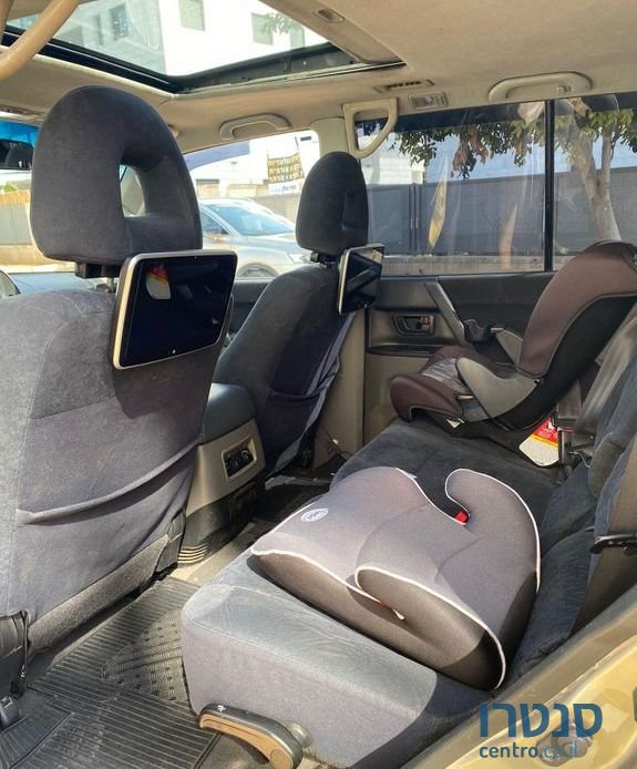2002' Mitsubishi Pajero מיצובישי פג'רו photo #2