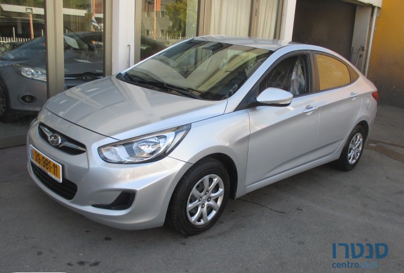 2012' Hyundai i25 photo #1