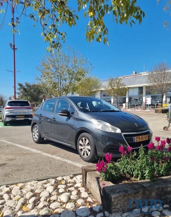 2017' Peugeot 208 פיג'ו photo #3