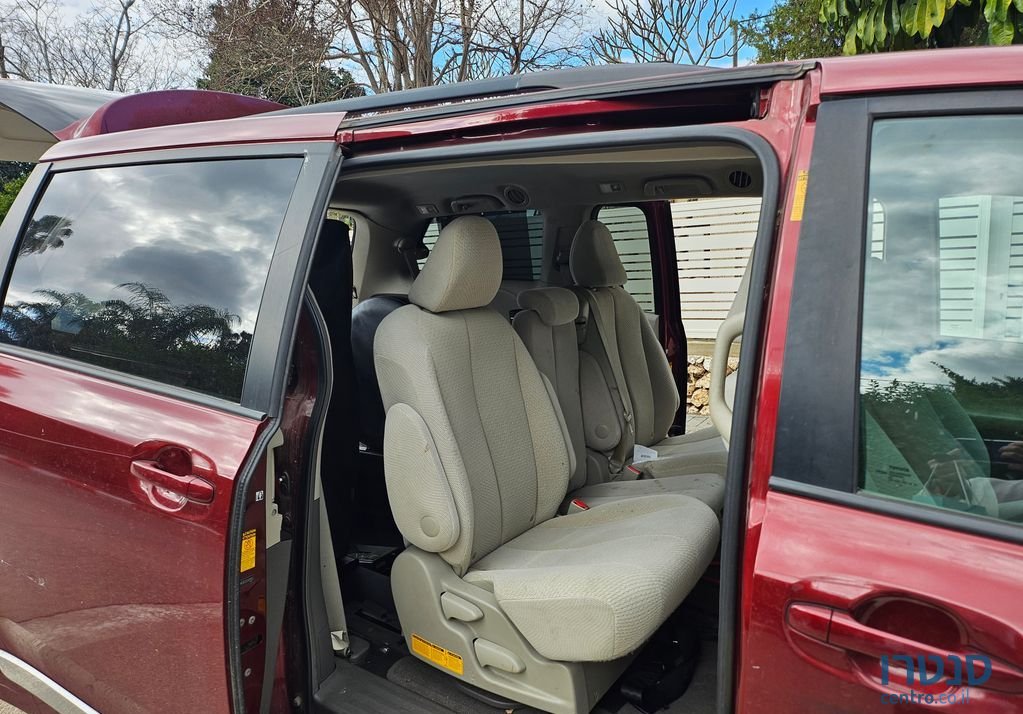 2015' Toyota Sienna טויוטה סיינה photo #2