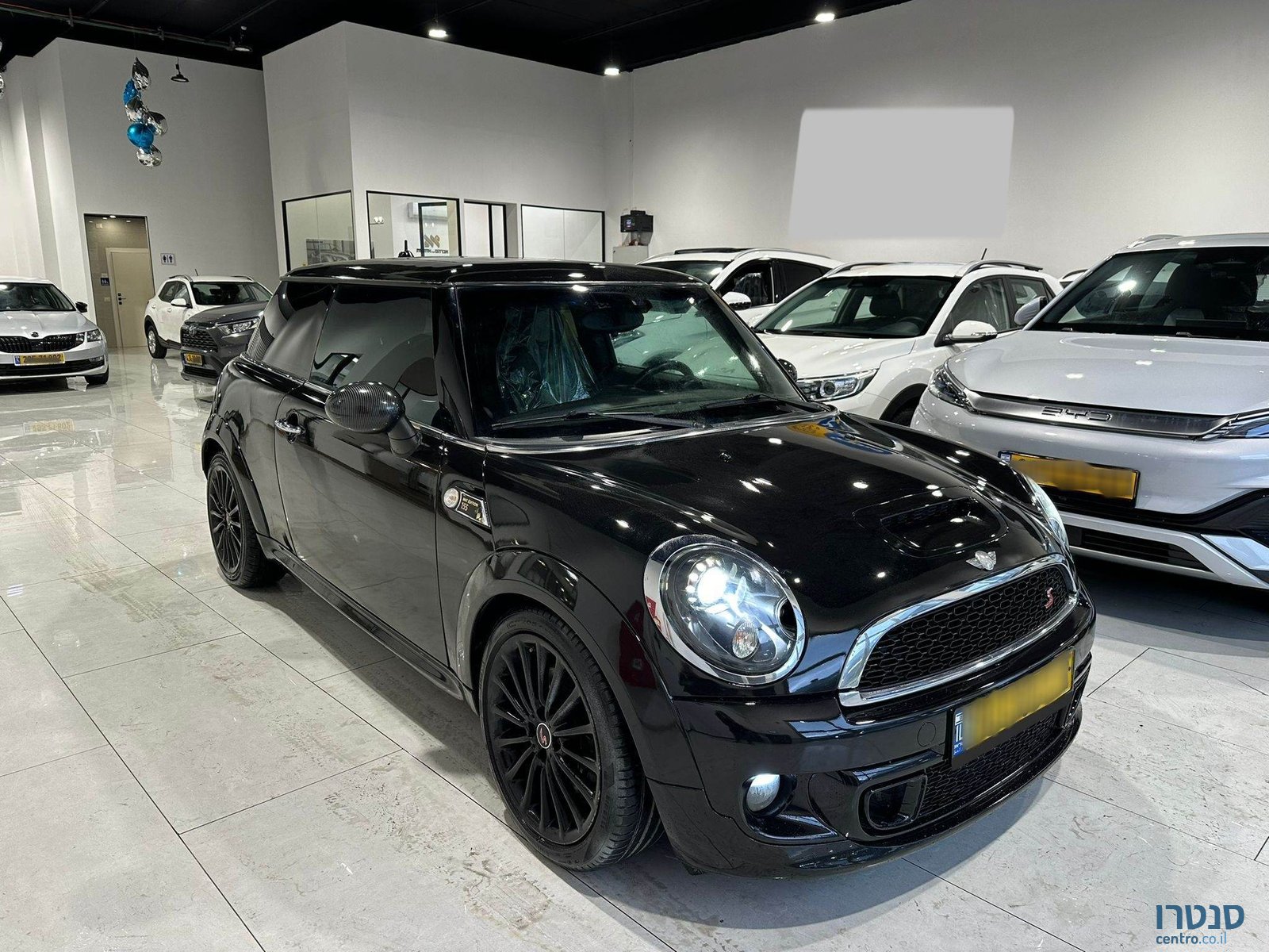 2011' MINI Cooper photo #2