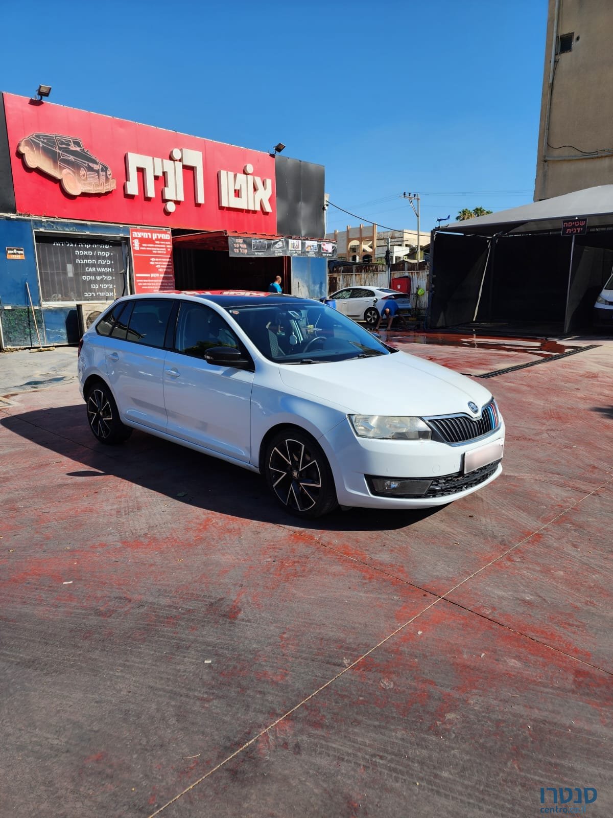 2015' Skoda Spaceback photo #6