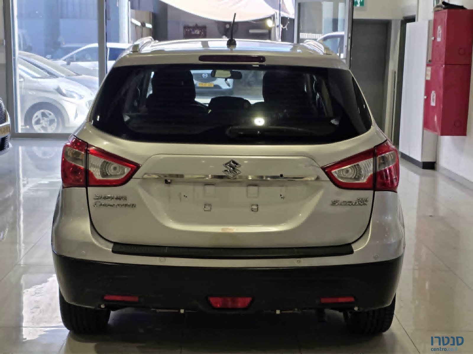 2015' Suzuki SX4 photo #4