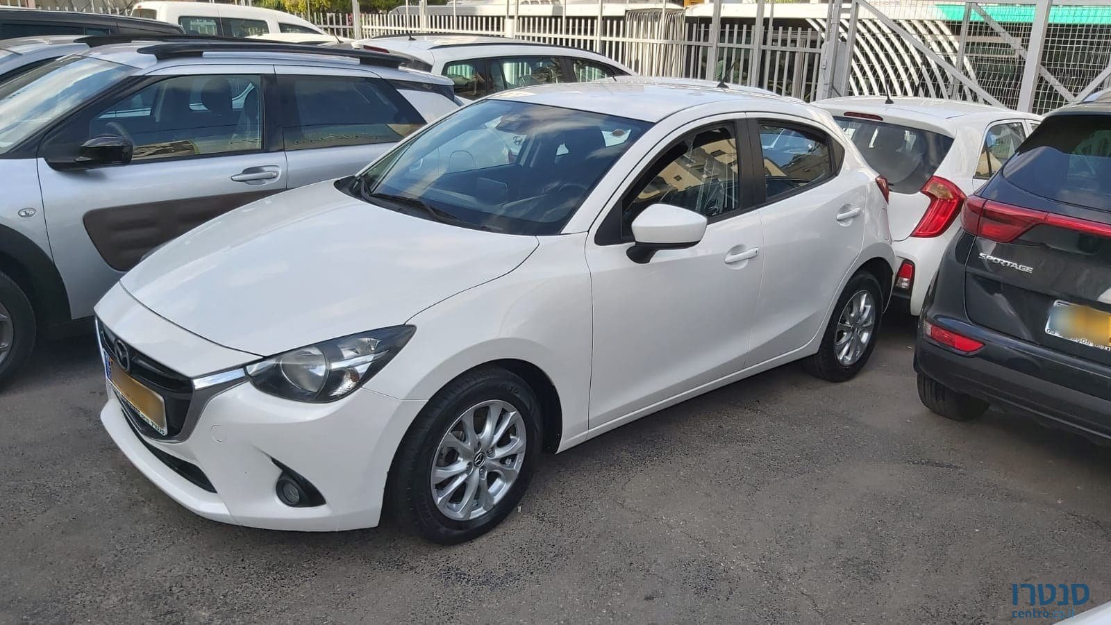 2016' Mazda 2 photo #1