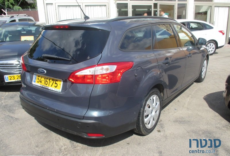 2014' Ford Focus photo #2