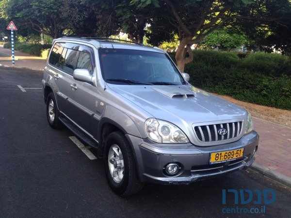2004' Hyundai Terracan photo #1