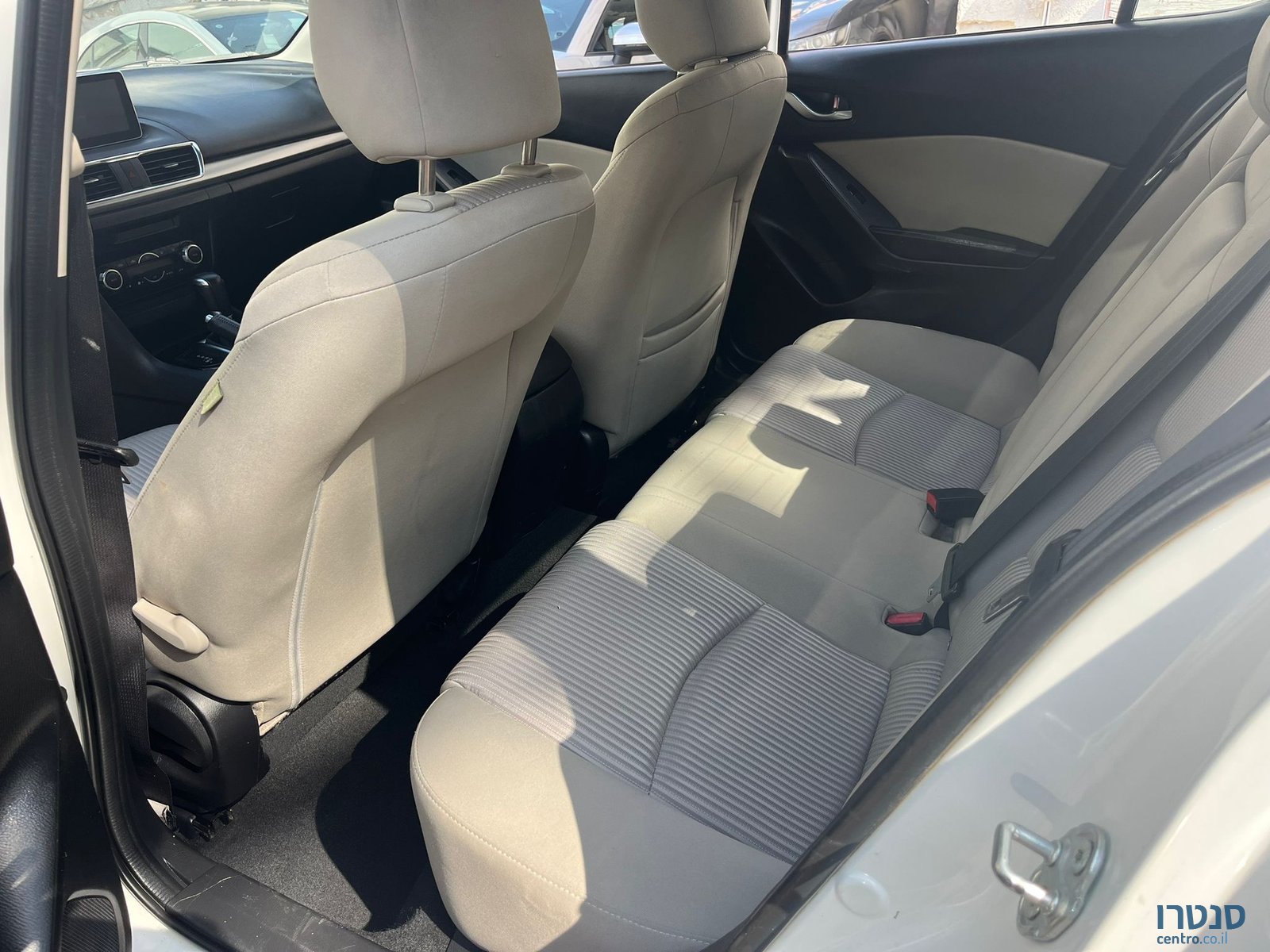 2014' Mazda 3 photo #5