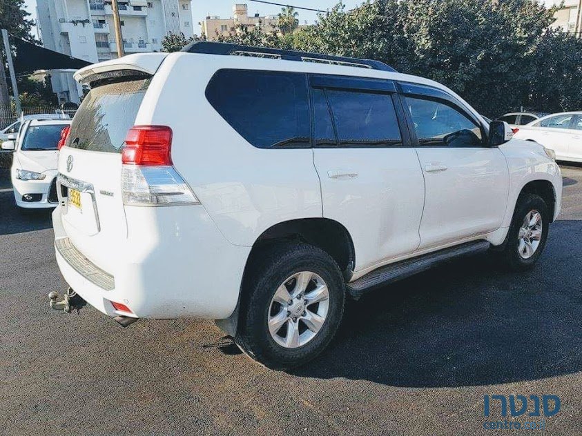 2010' Toyota Land Cruiser Prado photo #2