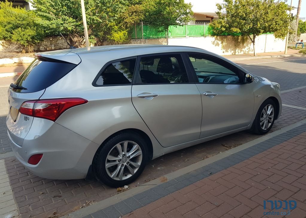 2015' Hyundai i30 יונדאי photo #1