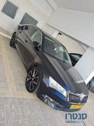 2017' Skoda Superb סקודה סופרב photo #3