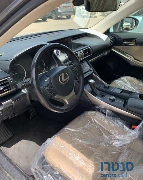 2018' Lexus Is300H לקסוס photo #3