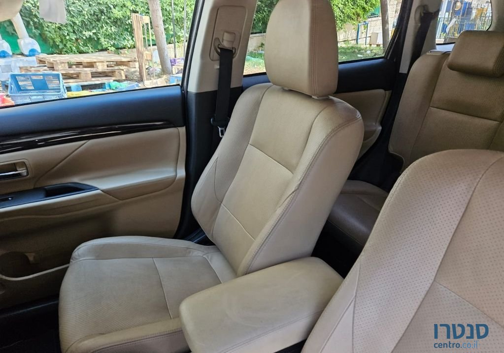 2017' Mitsubishi Outlander מיצובישי אאוטלנדר photo #3