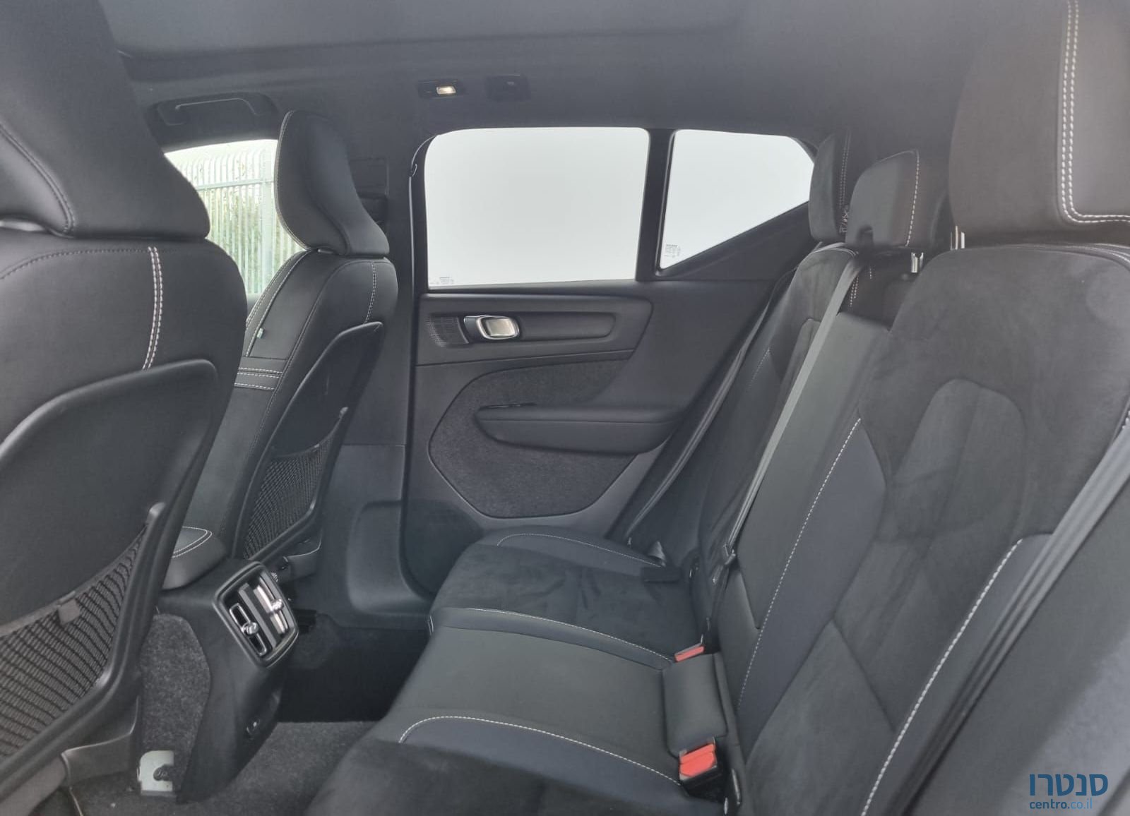 2022' Volvo XC40 וולוו photo #2