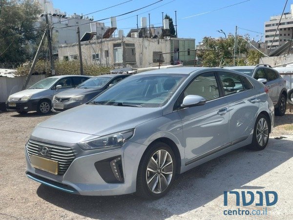 2019' Hyundai Ioniq photo #1