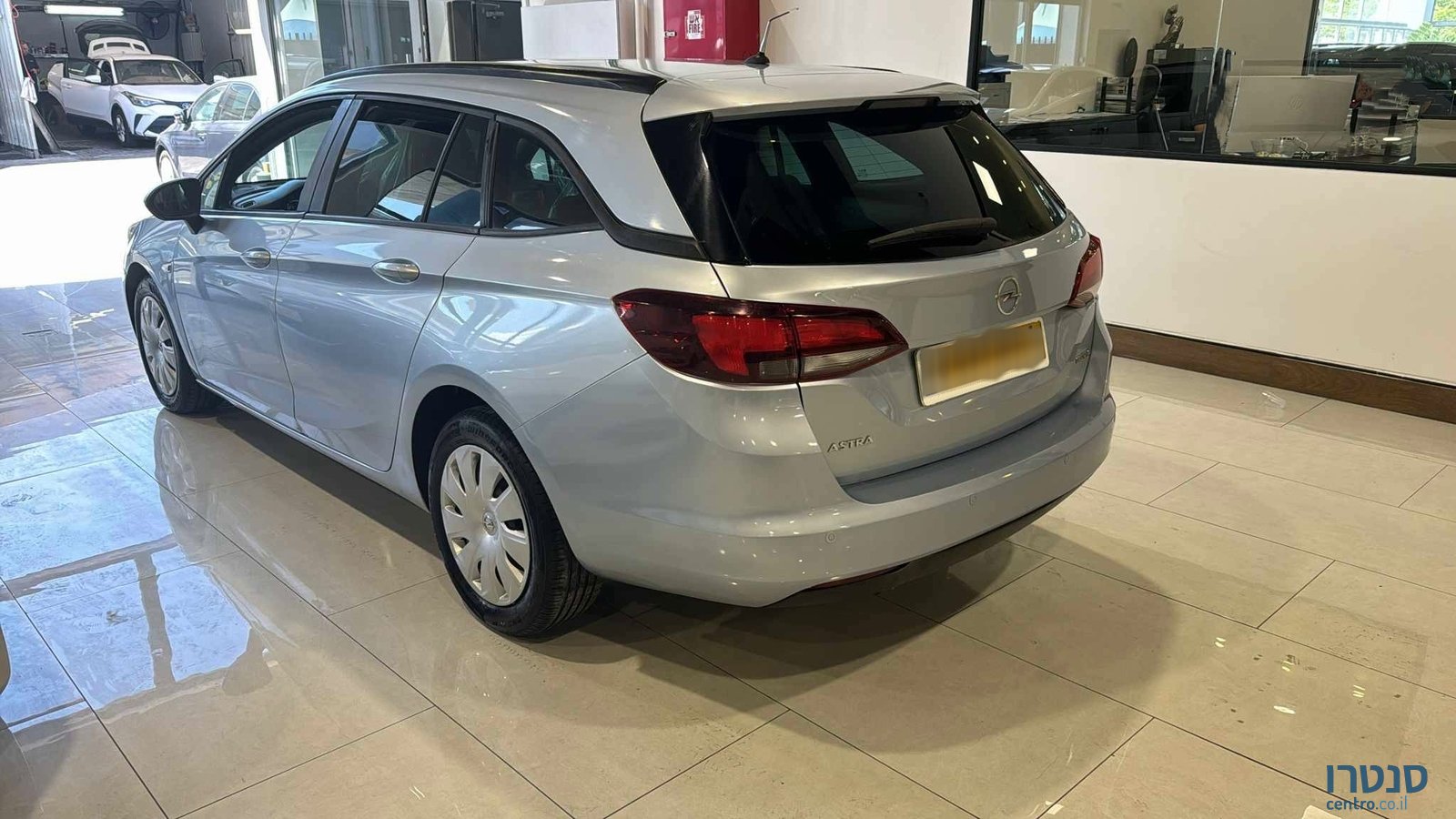 2018' Opel Astra photo #4