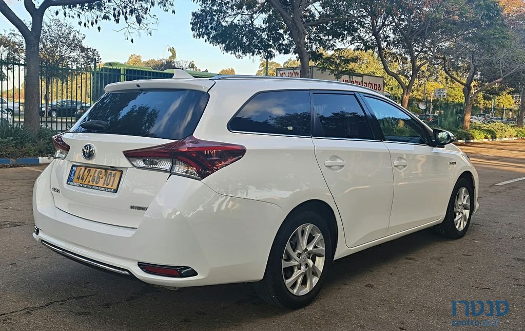 2018' Toyota Auris טויוטה אוריס photo #3