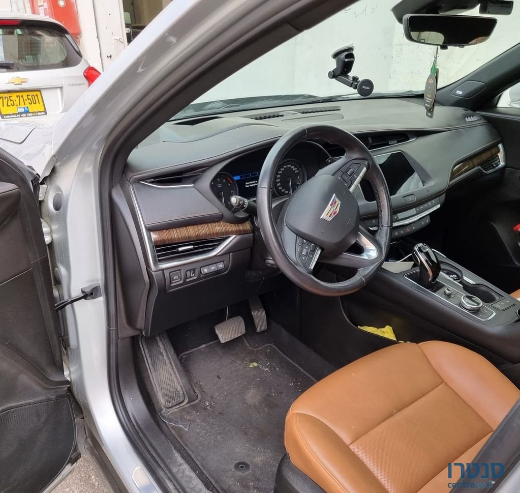 2021' Cadillac Xt4 קאדילק photo #2