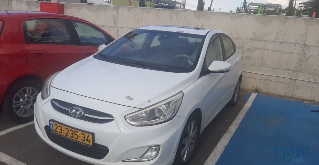 2015' Hyundai i25 יונדאי photo #4