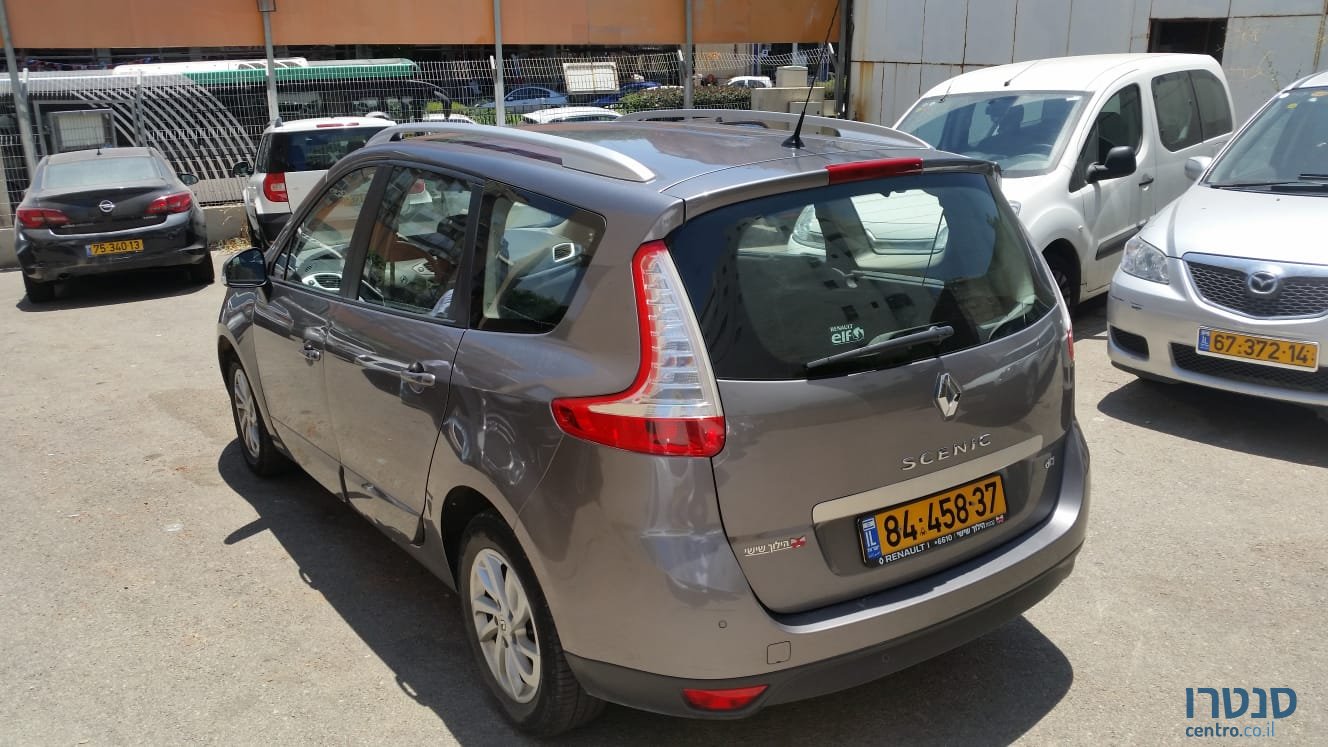 2015' Renault Scenic photo #3